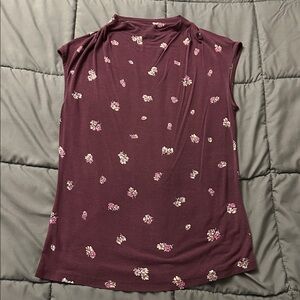 Ann Taylor Purple Floral Top cap sleeve
